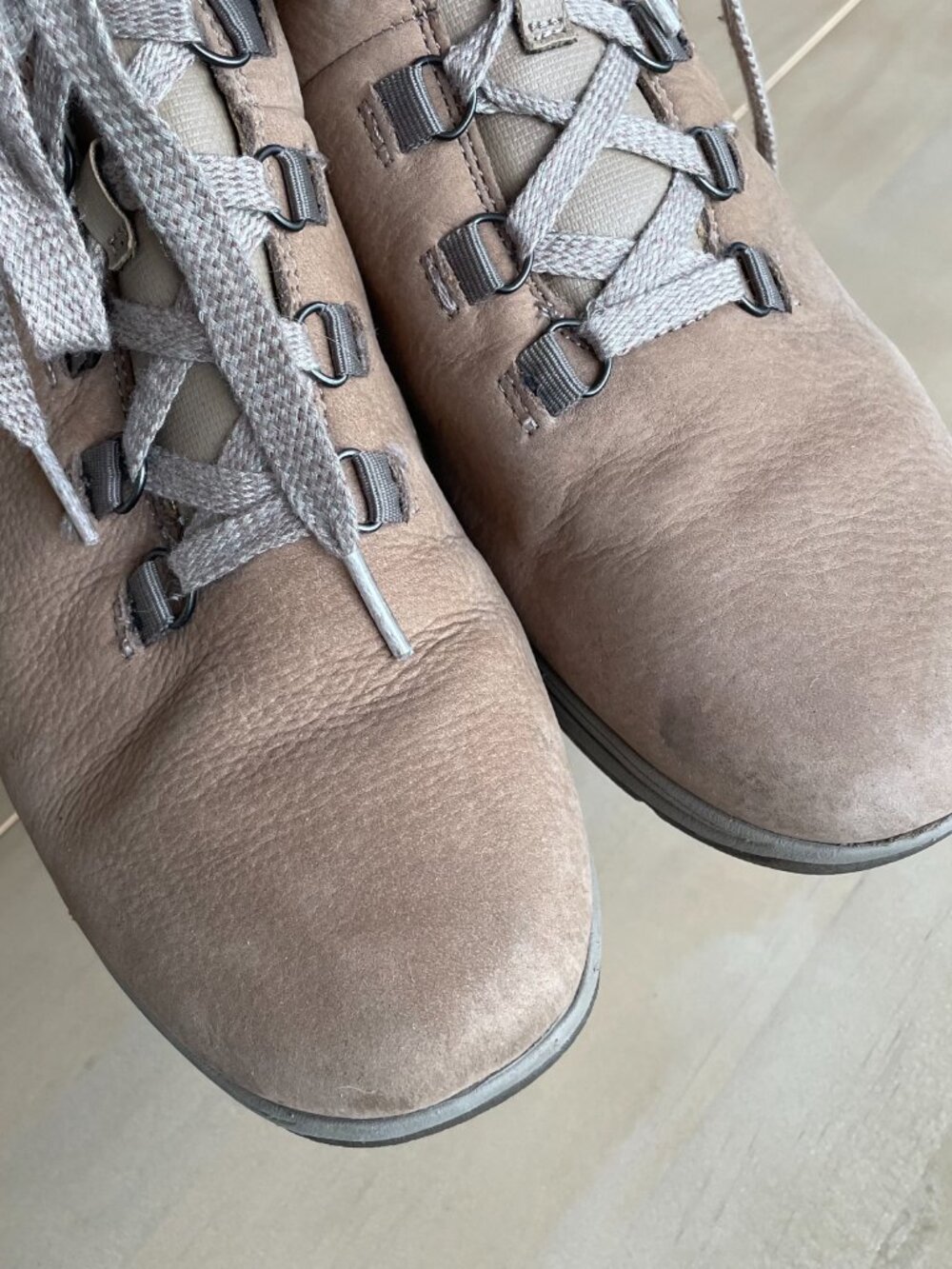 Entire Closet $5! Cobb Hill by New Balance Women's Waterproof Pyper Hiker - Picture 3 of 11